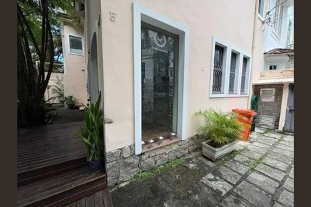 Casa à venda com 206m², 8 quartos e 2 vagas