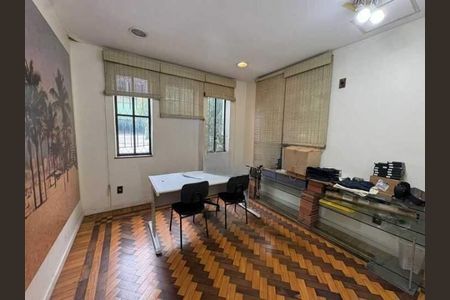 Casa à venda com 206m², 8 quartos e 2 vagas