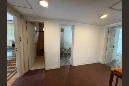 Casa à venda com 206m², 8 quartos e 2 vagas
