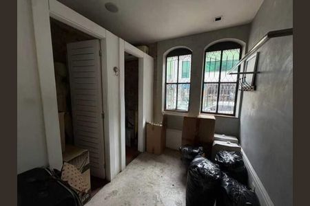 Casa à venda com 206m², 8 quartos e 2 vagas