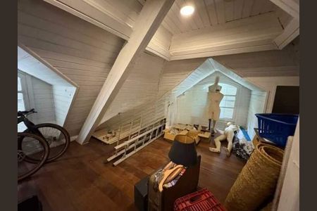 Casa à venda com 206m², 8 quartos e 2 vagas