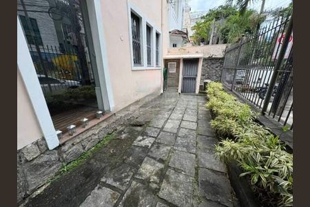 Casa à venda com 206m², 8 quartos e 2 vagas