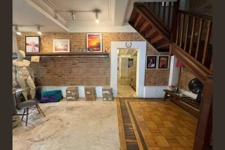 Casa à venda com 206m², 8 quartos e 2 vagas