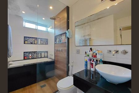 Apartamento à venda com 97m², 2 quartos e 1 vaga