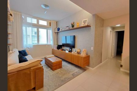 Apartamento à venda com 97m², 2 quartos e 1 vaga