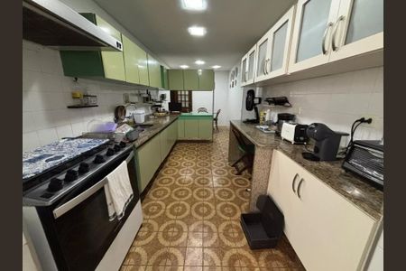 Apartamento à venda com 201m², 4 quartos e 2 vagas