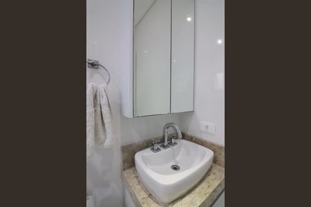 Casa à venda com 200m², 3 quartos e 4 vagasSuíte 2 Banheiro 