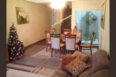 Casa à venda com 180m², 3 quartos e 4 vagas