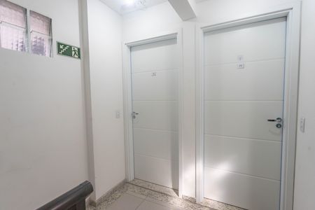 Apartamento à venda com 42m², 2 quartos e 1 vaga Apartamento à venda com 42m², 2 quartos e 1 vagaEntrada