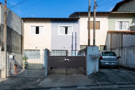 Casa à venda com 64m², 2 quartos e 1 vaga Casa à venda com 64m², 2 quartos e 1 vagaFachada