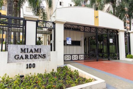 Apartamento à venda com 53m², 2 quartos e 1 vaga Apartamento à venda com 53m², 2 quartos e 1 vagaFachada