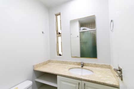 Apartamento à venda com 53m², 2 quartos e 1 vaga Apartamento à venda com 53m², 2 quartos e 1 vagaBanheiro