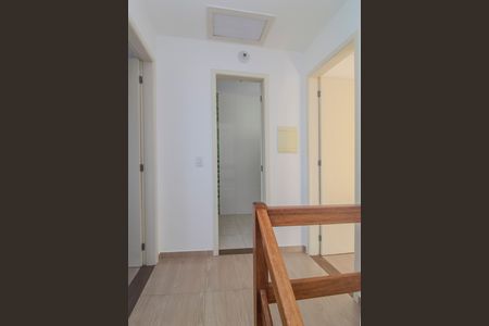 Casa de condomínio à venda com 99m², 2 quartos e 1 vagaCorredor