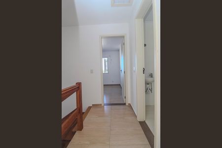 Casa de condomínio à venda com 99m², 2 quartos e 1 vagaCorredor