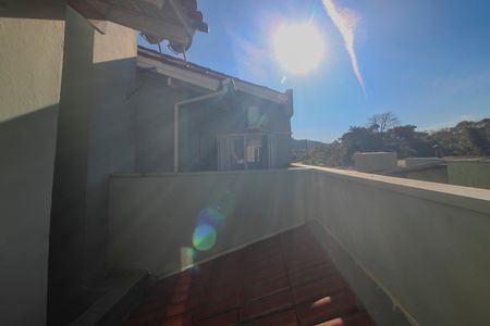 Casa de condomínio à venda com 99m², 2 quartos e 1 vagaVista