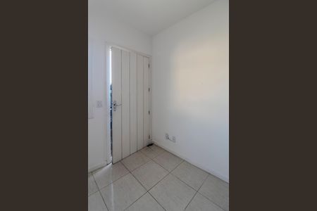 Sala de casa de condomínio à venda com 2 quartos, 99m² em Campo Novo, Porto Alegre