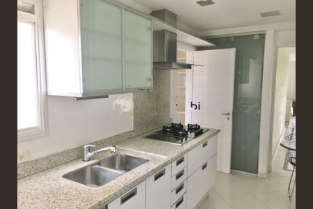 Apartamento para alugar com 193m², 3 quartos e 4 vagas