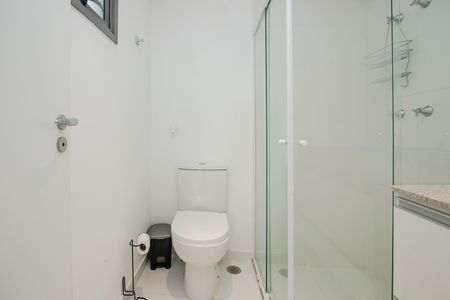 Apartamento à venda com 84m², 2 quartos e 2 vagas Apartamento à venda com 84m², 2 quartos e 2 vagasBanheiro da Suíte 1