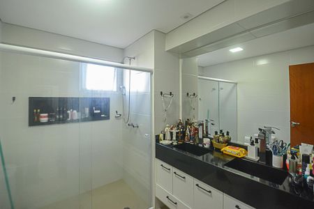Apartamento à venda com 135m², 3 quartos e 3 vagas Apartamento à venda com 135m², 3 quartos e 3 vagasBanheiro da Suíte 3