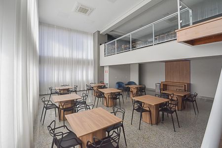 Apartamento à venda com 135m², 3 quartos e 3 vagas Apartamento à venda com 135m², 3 quartos e 3 vagasÁrea comum - Salão de festas 2