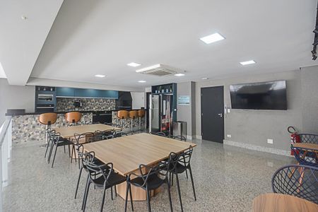 Apartamento à venda com 135m², 3 quartos e 3 vagas Apartamento à venda com 135m², 3 quartos e 3 vagasÁrea comum - Salão de festas 2