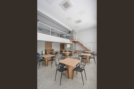 Apartamento à venda com 135m², 3 quartos e 3 vagas Apartamento à venda com 135m², 3 quartos e 3 vagasÁrea comum - Salão de festas 2