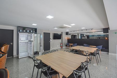 Apartamento à venda com 135m², 3 quartos e 3 vagas Apartamento à venda com 135m², 3 quartos e 3 vagasÁrea comum - Salão de festas 2