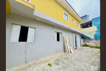 Casa para alugar com 56m², 2 quartos e sem vaga Casa para alugar com 56m², 2 quartos e sem vagaQuintal