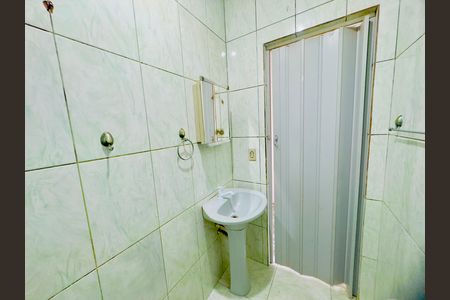 Casa para alugar com 56m², 2 quartos e sem vaga Casa para alugar com 56m², 2 quartos e sem vagaBanheiro