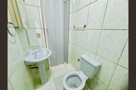 Banheiro de casa para alugar com 2 quartos, 56m² em Parque Sao Miguel, Guarulhos