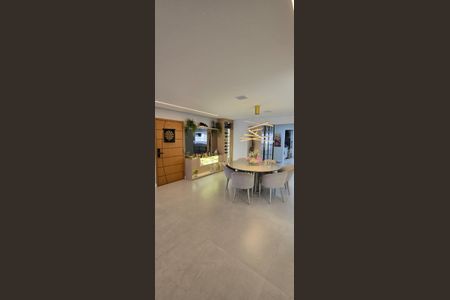 Apartamento à venda com 240m², 3 quartos e 4 vagas Apartamento à venda com 240m², 3 quartos e 4 vagasCozinha