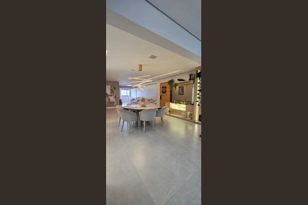 Apartamento à venda com 240m², 3 quartos e 4 vagas Apartamento à venda com 240m², 3 quartos e 4 vagasCozinha