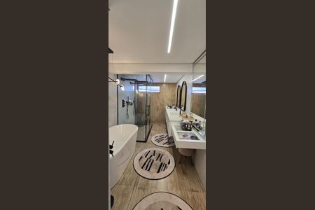 Apartamento à venda com 240m², 3 quartos e 4 vagas Apartamento à venda com 240m², 3 quartos e 4 vagasBanheiro 4