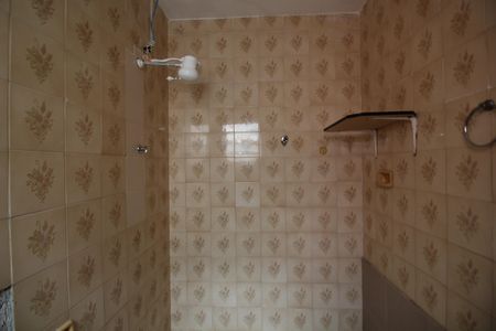 Banheiro de apartamento para alugar com 2 quartos, 62m² em Taquara, Rio de Janeiro