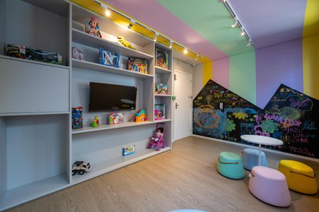 Studio para alugar com 25m², 1 quarto e sem vaga Studio para alugar com 25m², 1 quarto e sem vagaÁrea comum - Brinquedoteca