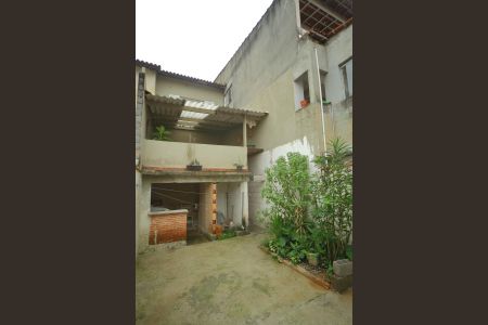 Casa à venda com 102m², 2 quartos e 1 vagaÁrea de Serviço/Quintal 