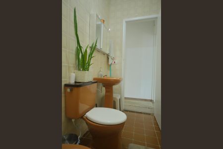 Casa à venda com 102m², 2 quartos e 1 vagaBanheiro 
