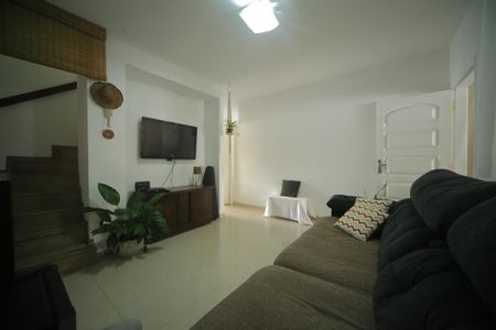 Casa à venda com 102m², 2 quartos e 1 vagaSala