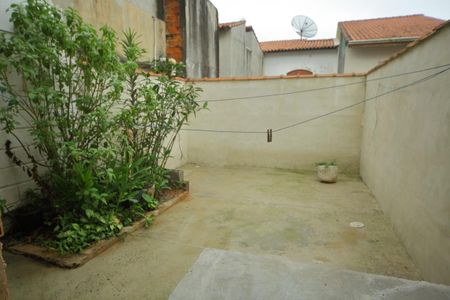 Casa à venda com 102m², 2 quartos e 1 vagaÁrea de Serviço/Quintal 