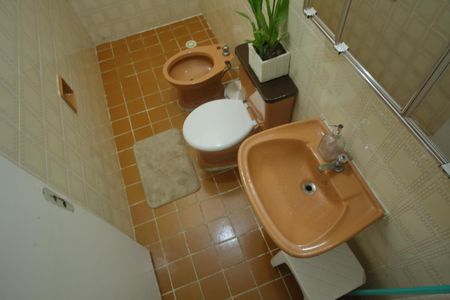 Casa à venda com 102m², 2 quartos e 1 vagaBanheiro 