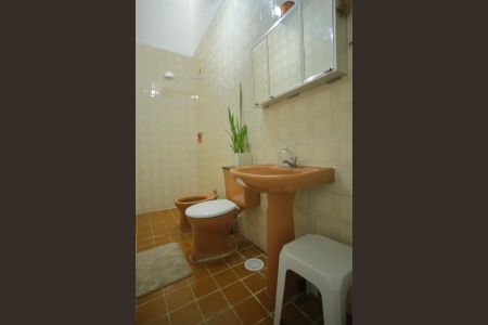 Casa à venda com 102m², 2 quartos e 1 vagaBanheiro 