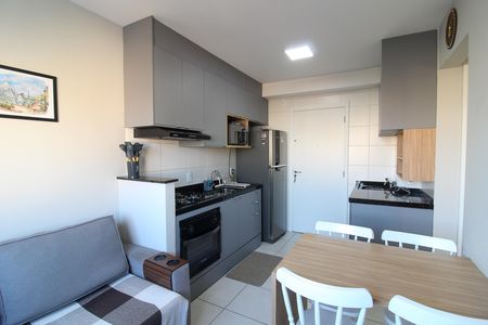 Apartamento à venda com 32m², 2 quartos e sem vaga Apartamento à venda com 32m², 2 quartos e sem vagaSala