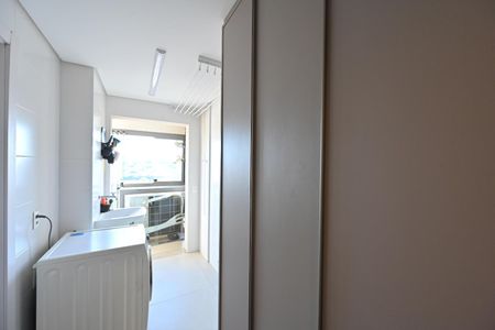 Apartamento à venda com 133m², 3 quartos e 2 vagas Apartamento à venda com 133m², 3 quartos e 2 vagasLavanderia