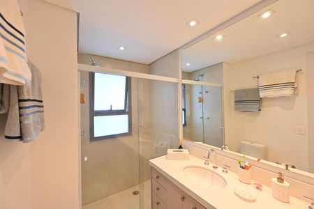 Apartamento à venda com 133m², 3 quartos e 2 vagas Apartamento à venda com 133m², 3 quartos e 2 vagasBanheiro da Suíte 1