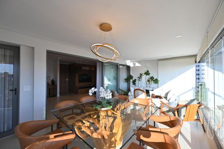 Apartamento à venda com 133m², 3 quartos e 2 vagas Apartamento à venda com 133m², 3 quartos e 2 vagasVaranda Gourmet