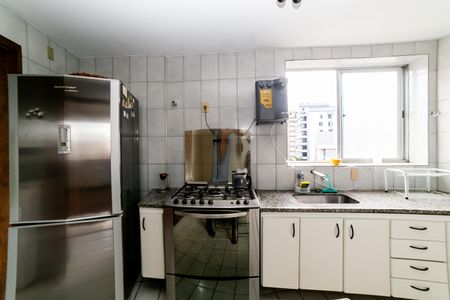 Apartamento à venda com 110m², 3 quartos e 2 vagas Apartamento à venda com 110m², 3 quartos e 2 vagasCozinha