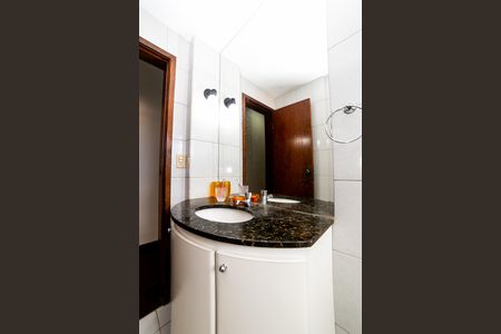 Apartamento à venda com 110m², 3 quartos e 2 vagas Apartamento à venda com 110m², 3 quartos e 2 vagasBanheiro Social