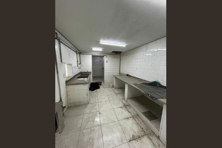 Casa à venda com 332m², 1 quarto e sem vaga