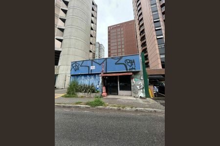 Casa à venda com 332m², 1 quarto e sem vaga