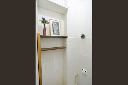 Apartamento à venda com 75m², 2 quartos e sem vaga Apartamento à venda com 75m², 2 quartos e sem vagaBanheiro de Serviço